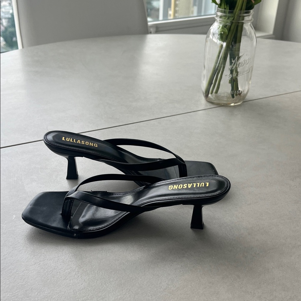 Anine Bing Black Square-Toe Kitten Heel Thong Sandals